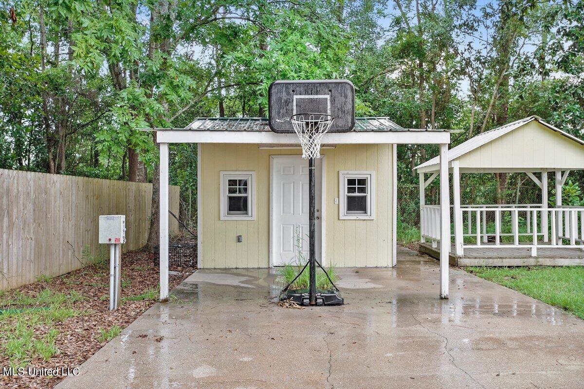 6473 Florence Road Biloxi, MS 39532 - Photo 26 of 28 HJ0A8975
