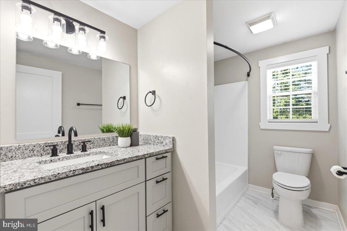 45676 Rutherford Boulevard Great Mills, MD 20634 - Photo 19 of 34 Hall Full Bahtroom