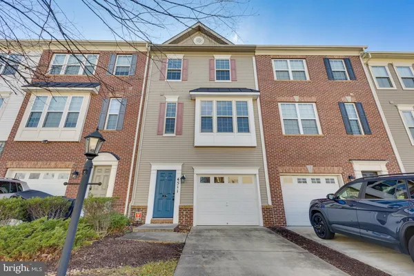 $359,000 | 4511 Potomac Highlands Circle, Triangle, VA 22172