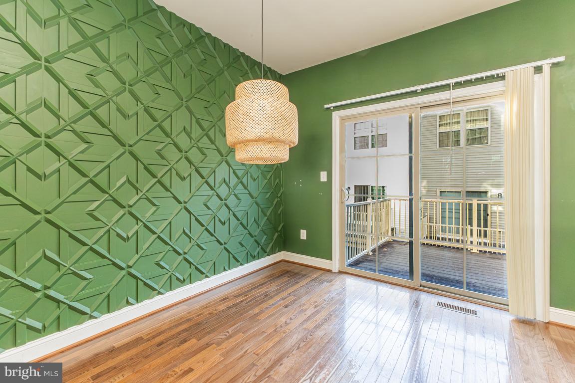 4511 Potomac Highlands Circle Triangle, VA 22172 - Photo 19 of 31 a bathroom with a sink and a shower