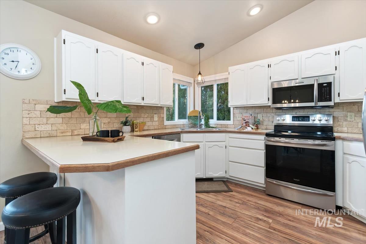 1544 East Falcon Rim Court Eagle, ID 83616 - Photo 11 of 43