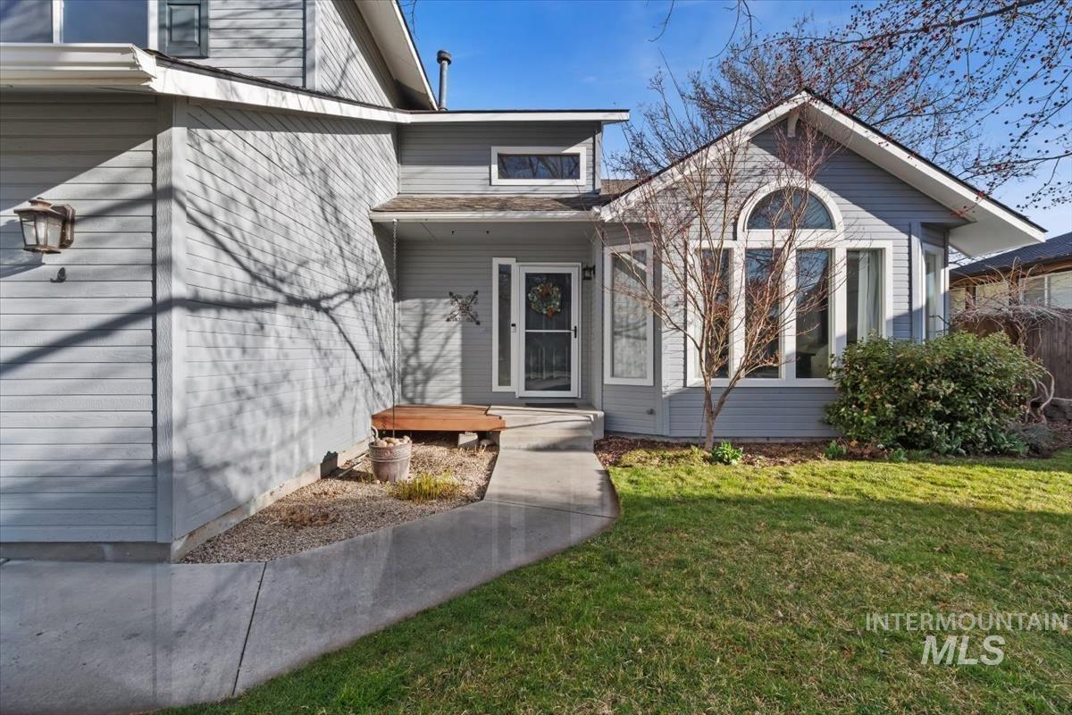 1544 East Falcon Rim Court Eagle, ID 83616 - Photo 2 of 43