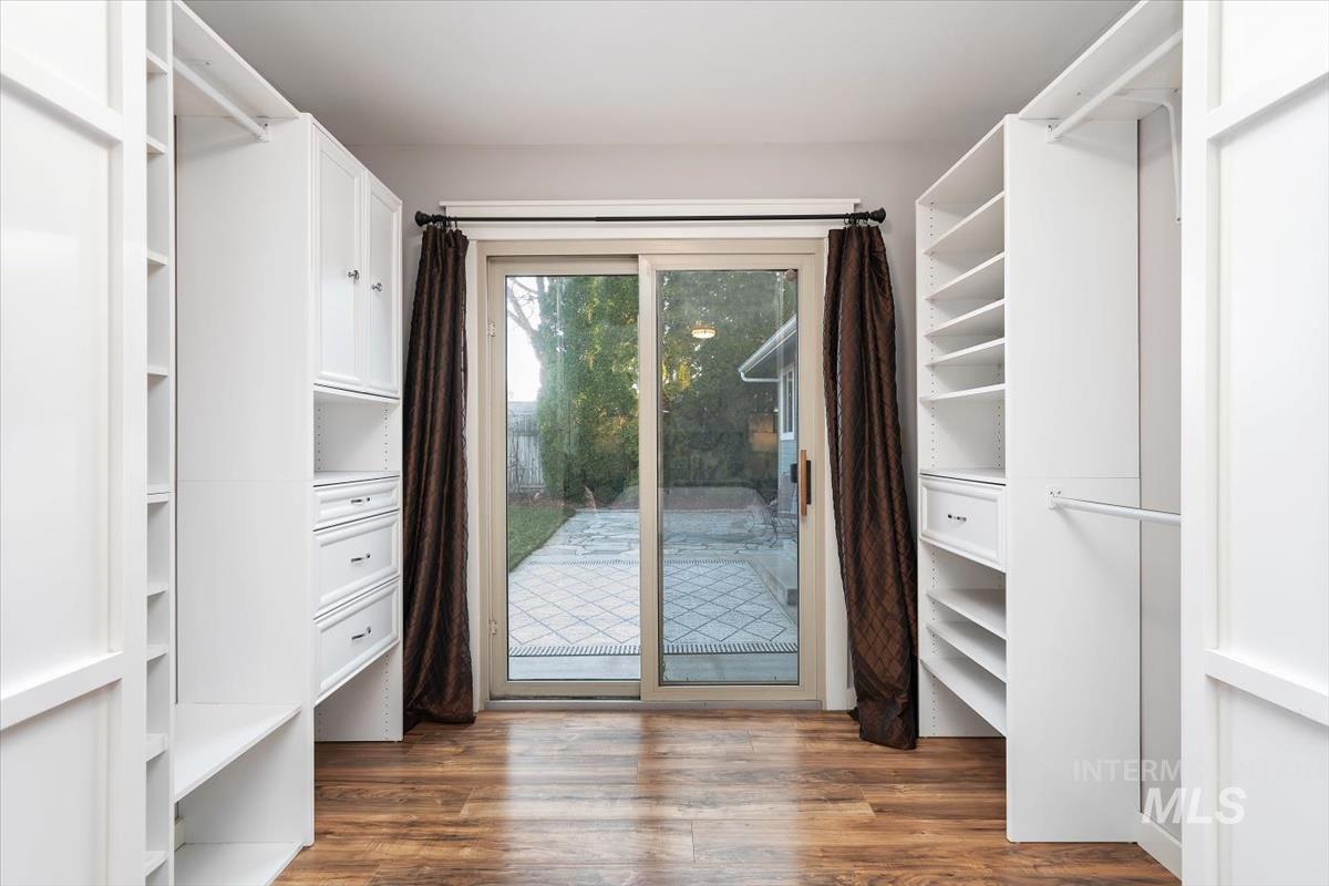 1544 East Falcon Rim Court Eagle, ID 83616 - Photo 25 of 43