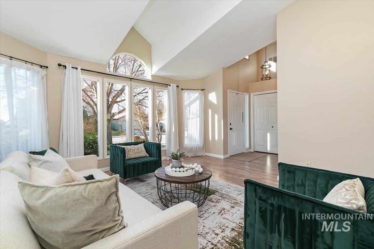 1544 East Falcon Rim Court Eagle, ID 83616 - Photo 3 of 43