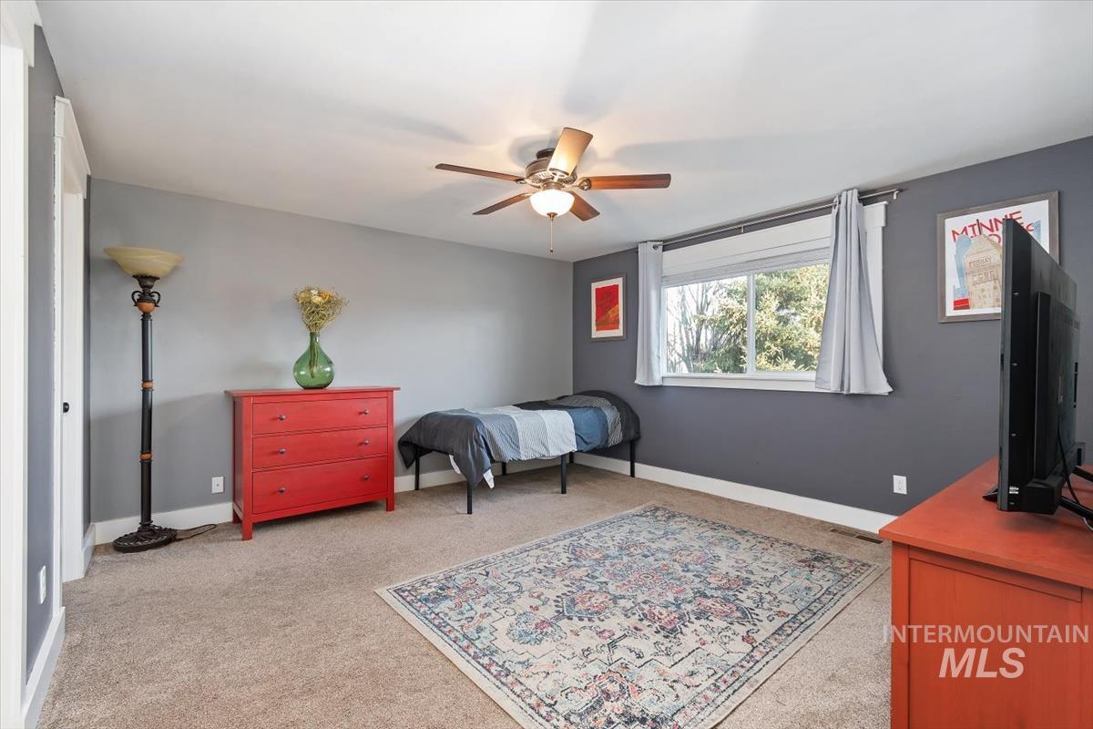 1544 East Falcon Rim Court Eagle, ID 83616 - Photo 31 of 43