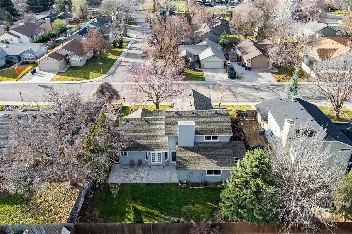 1544 East Falcon Rim Court Eagle, ID 83616 - Photo 40 of 43