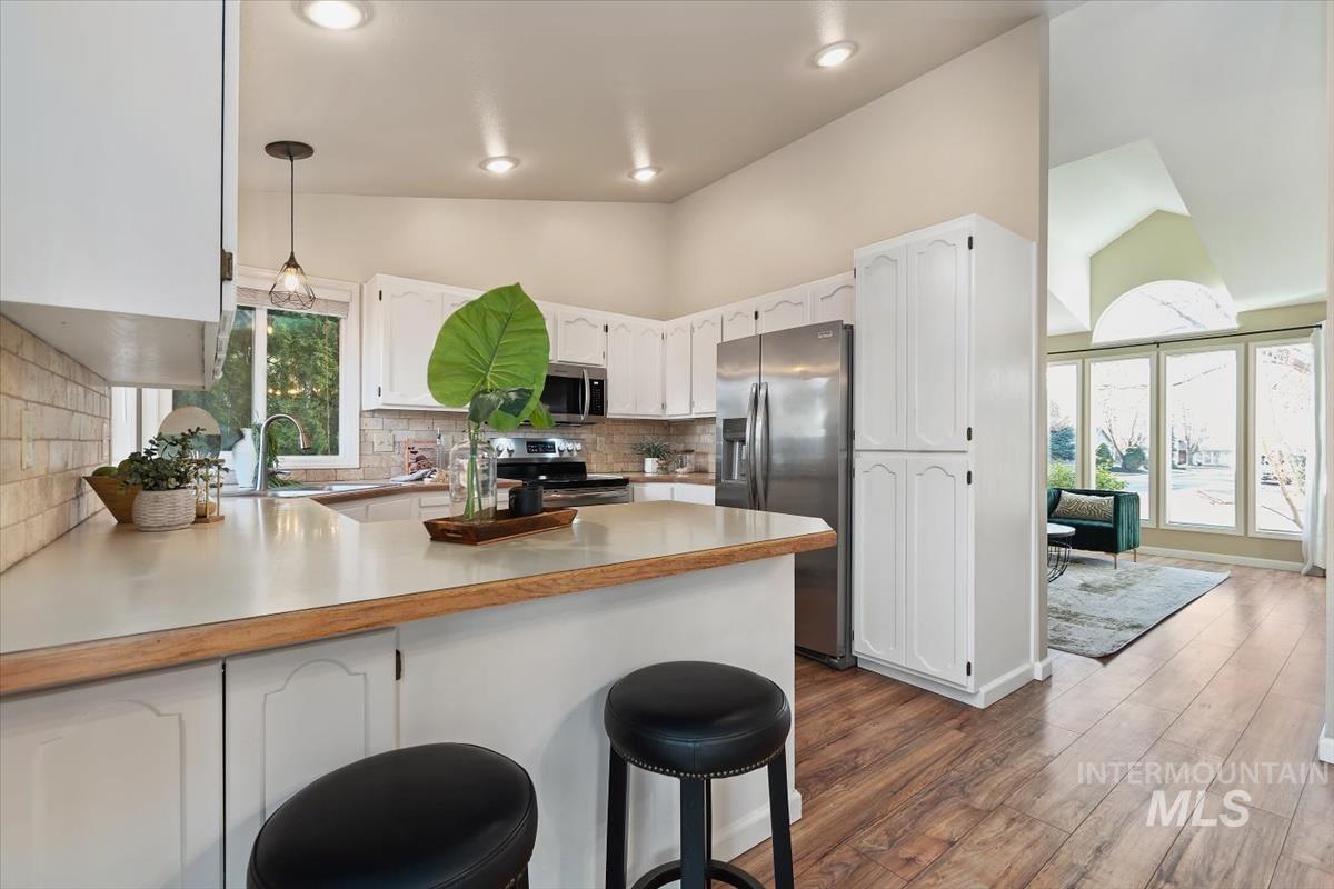 1544 East Falcon Rim Court Eagle, ID 83616 - Photo 10 of 43