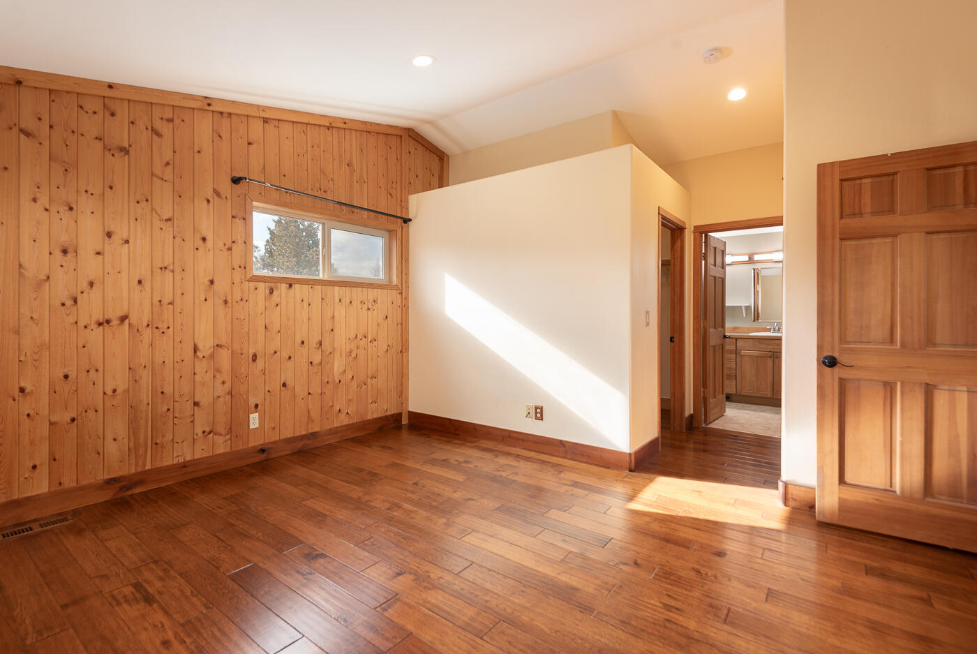 21037 Southwest Gift Road Bend, OR 97703 - Photo 22 of 39 Primary continued