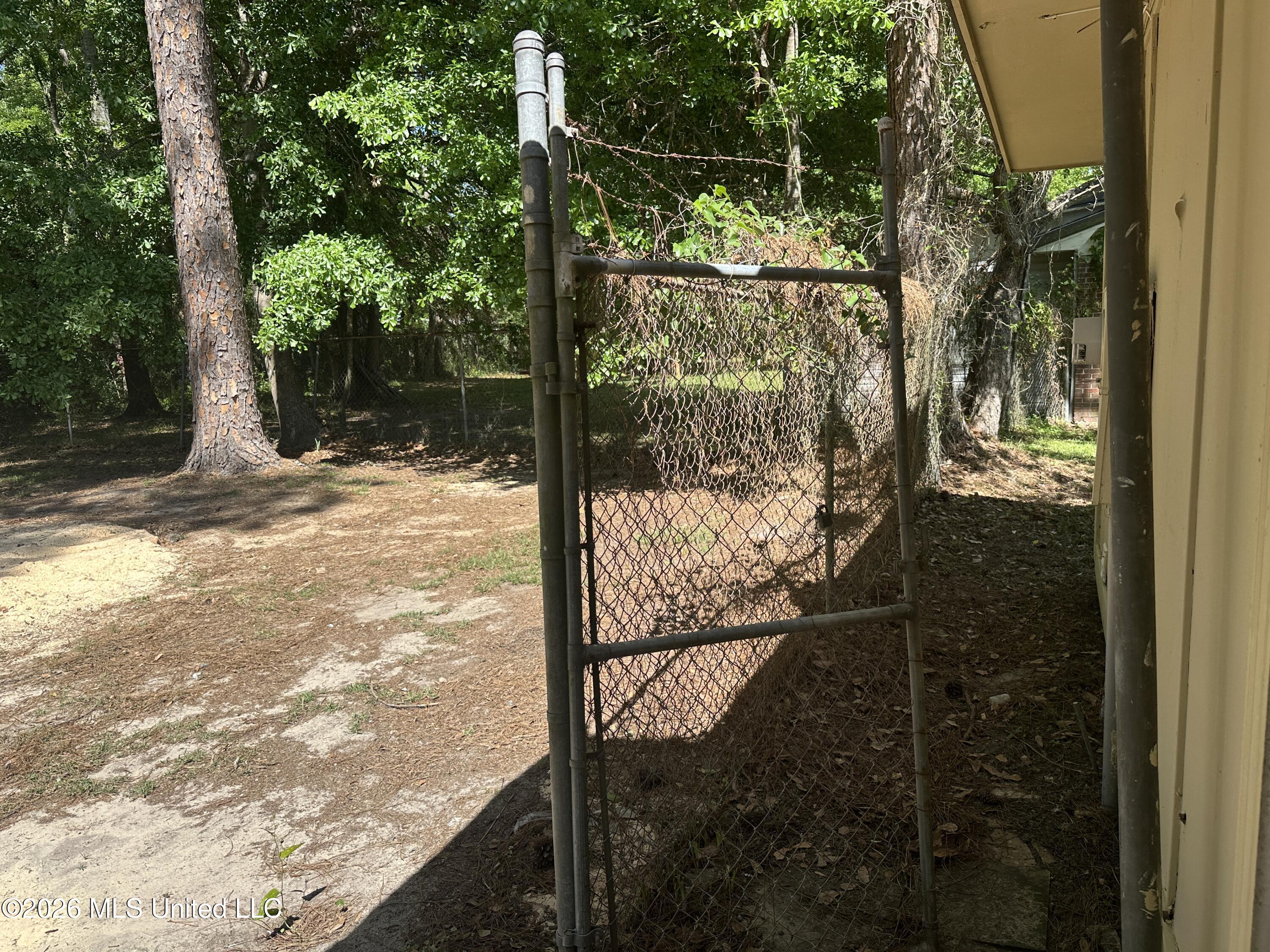 1700 Riverside Drive Gautier, MS 39553 - Photo 12 of 14 bkyd c