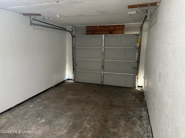 $1,200 | 1700 Riverside Drive, Gautier, MS 39553