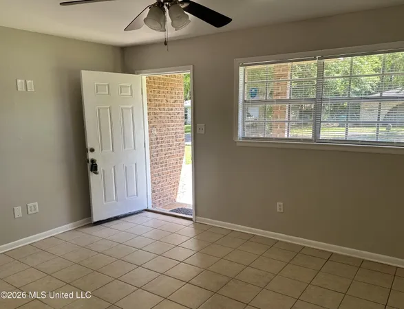 $1,200 | 1700 Riverside Drive, Gautier, MS 39553