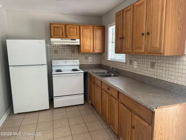 $1,200 | 1700 Riverside Drive, Gautier, MS 39553