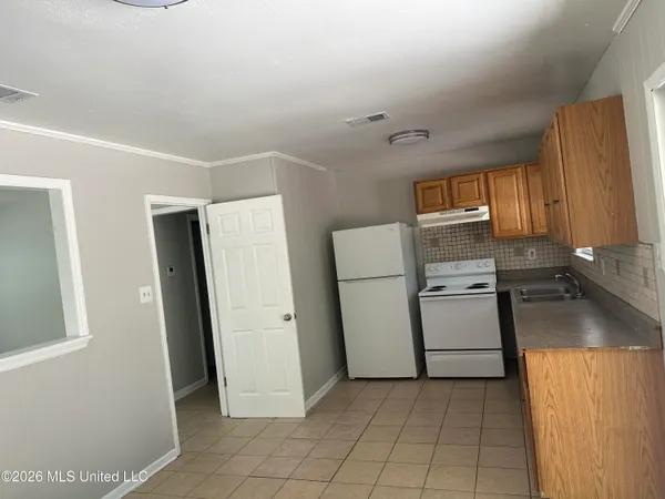 $1,200 | 1700 Riverside Drive, Gautier, MS 39553