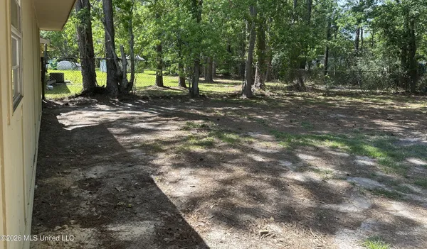 $1,200 | 1700 Riverside Drive, Gautier, MS 39553