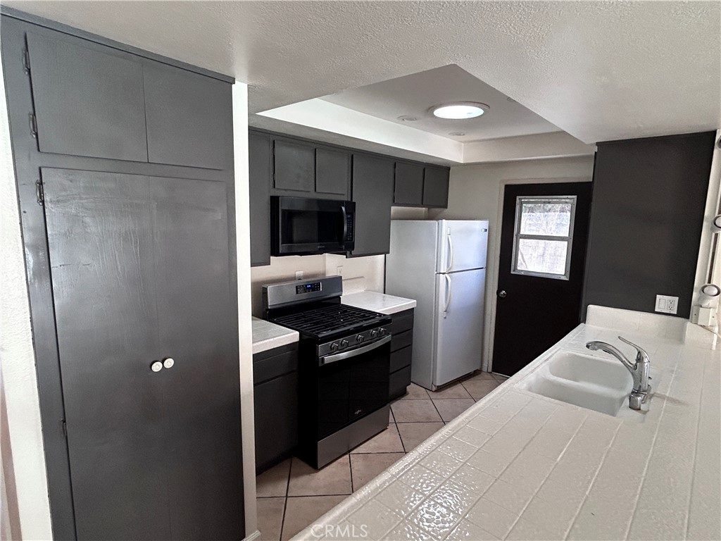 1271 North Emogene Street Anaheim, CA 92807 - Photo 4 of 11