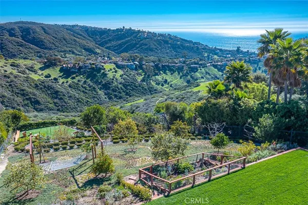 $20,000 | 2305 Temple Hills Drive, Laguna Beach, CA 92651