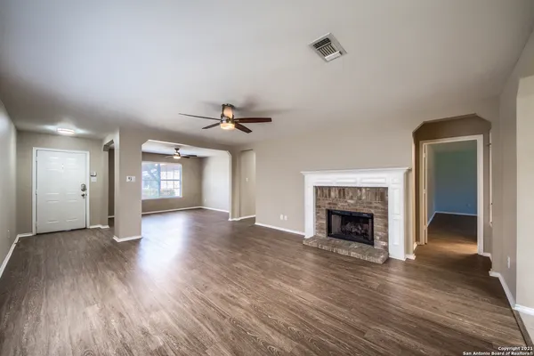 $1,900 | 8807 Summer Trl Street, San Antonio, TX 78250