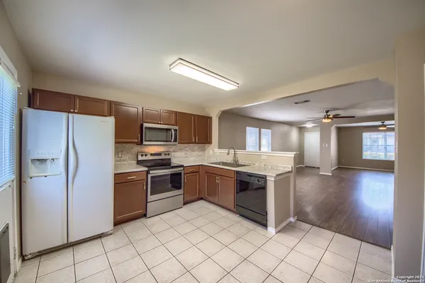 $1,900 | 8807 Summer Trl Street, San Antonio, TX 78250