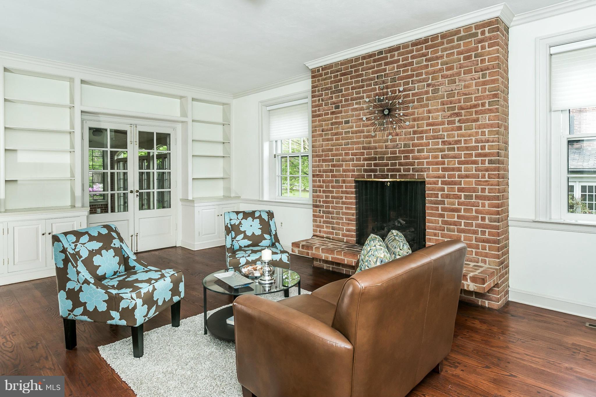 204 Churchwardens Road Baltimore, MD 21212 - Photo 17 of 29 Family Room