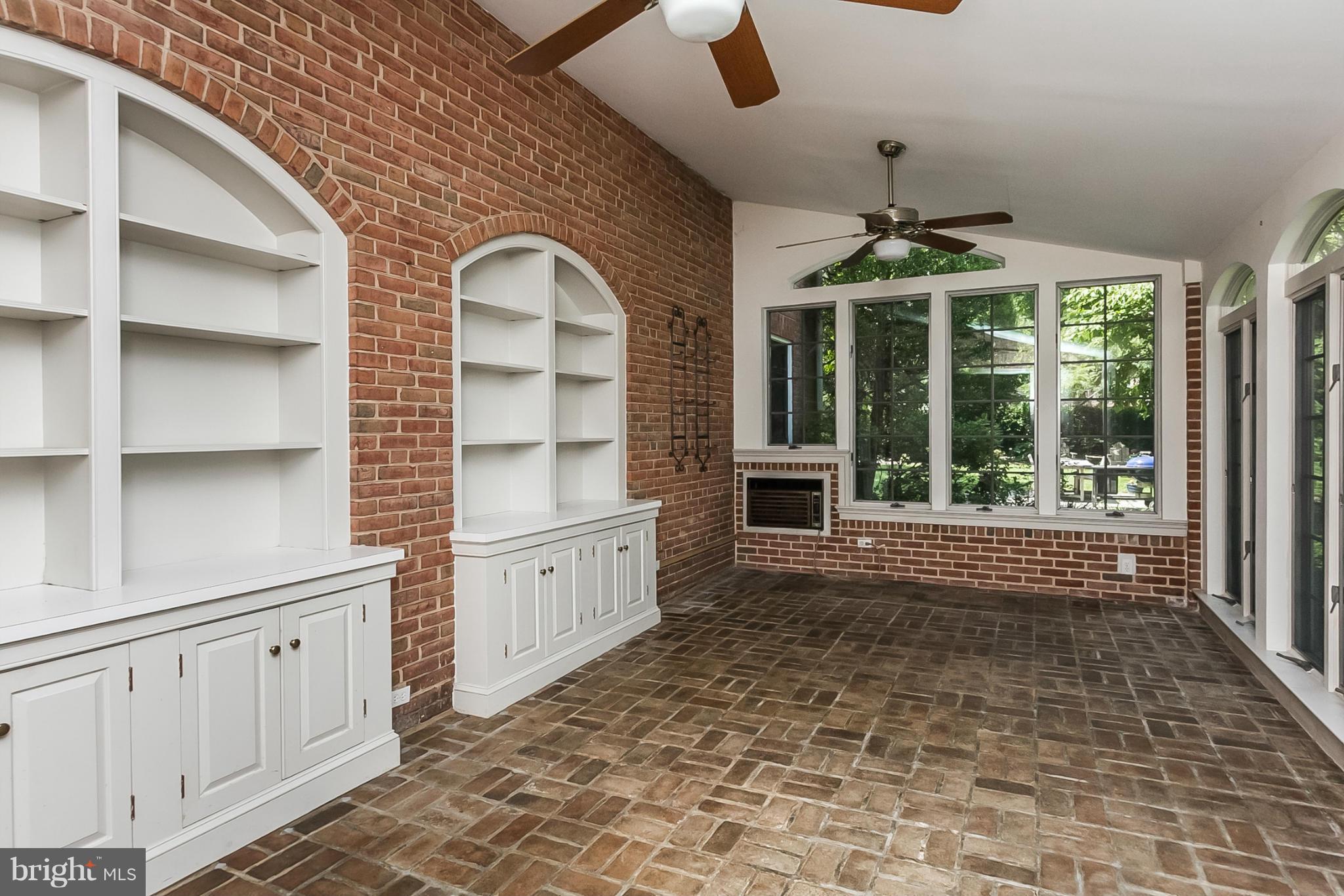 204 Churchwardens Road Baltimore, MD 21212 - Photo 18 of 29 Sunroom