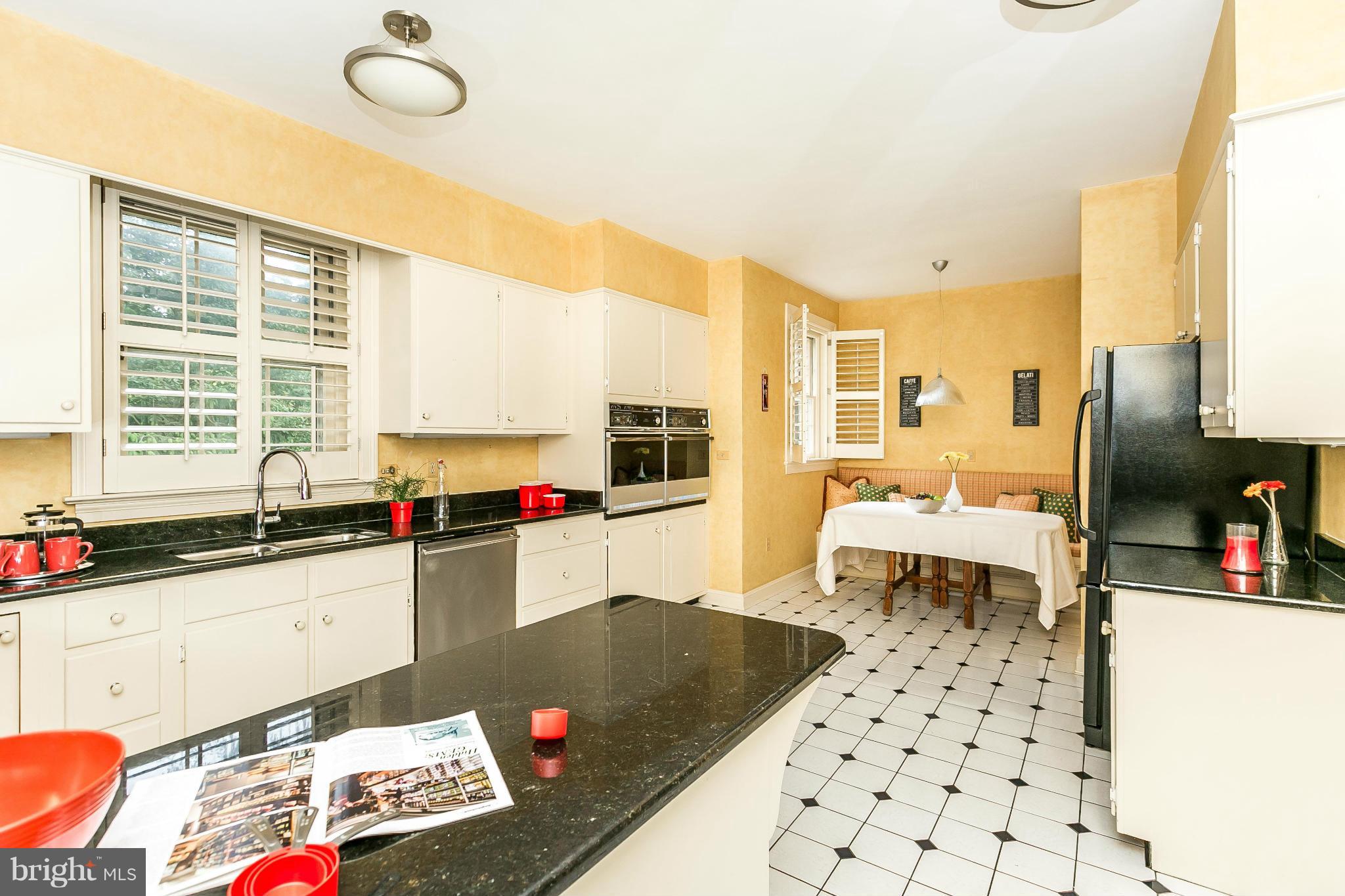 204 Churchwardens Road Baltimore, MD 21212 - Photo 10 of 29 Kitchen