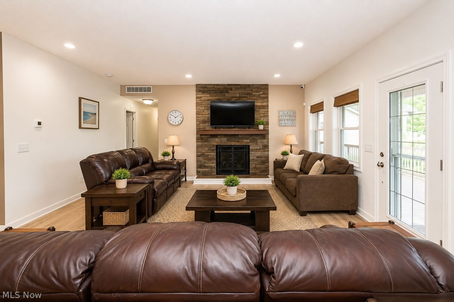 6964 Lakeview Road Hanoverton, OH 44423 - Photo 10 of 31 Great Room