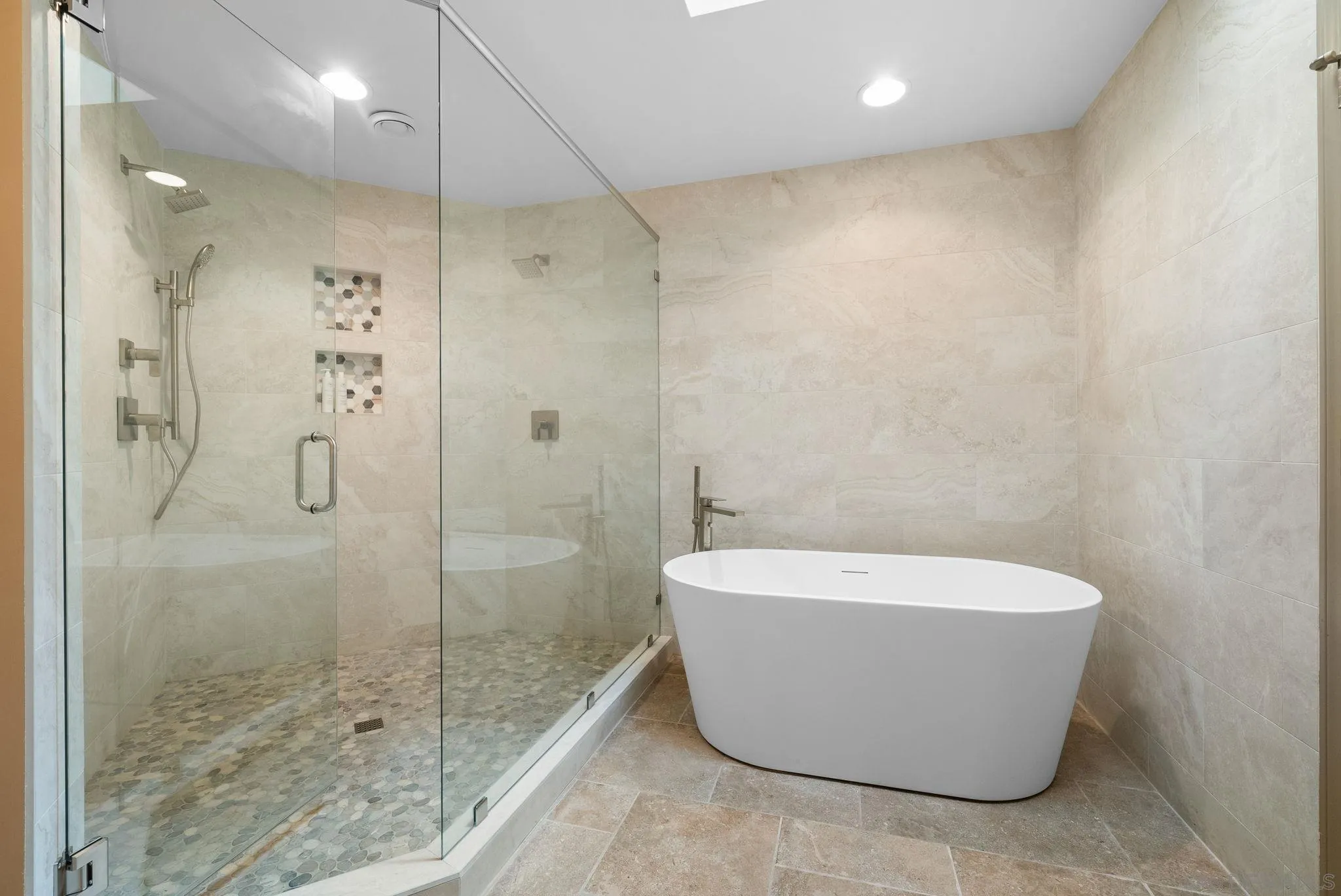 15925 Lime Grove Road Poway, CA 92064 - Photo 18 of 42 Primary Bath/Spa