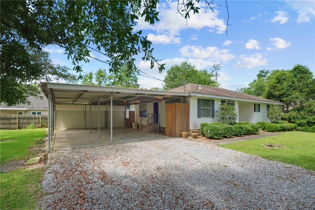 1910 Labarre Street Mandeville, LA 70448 - Photo 3 of 22 Gallery Image 3