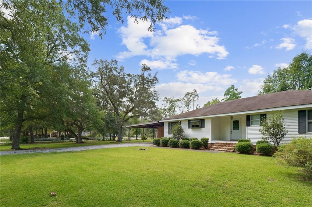 1910 Labarre Street Mandeville, LA 70448 - Photo 4 of 22 Gallery Image 4