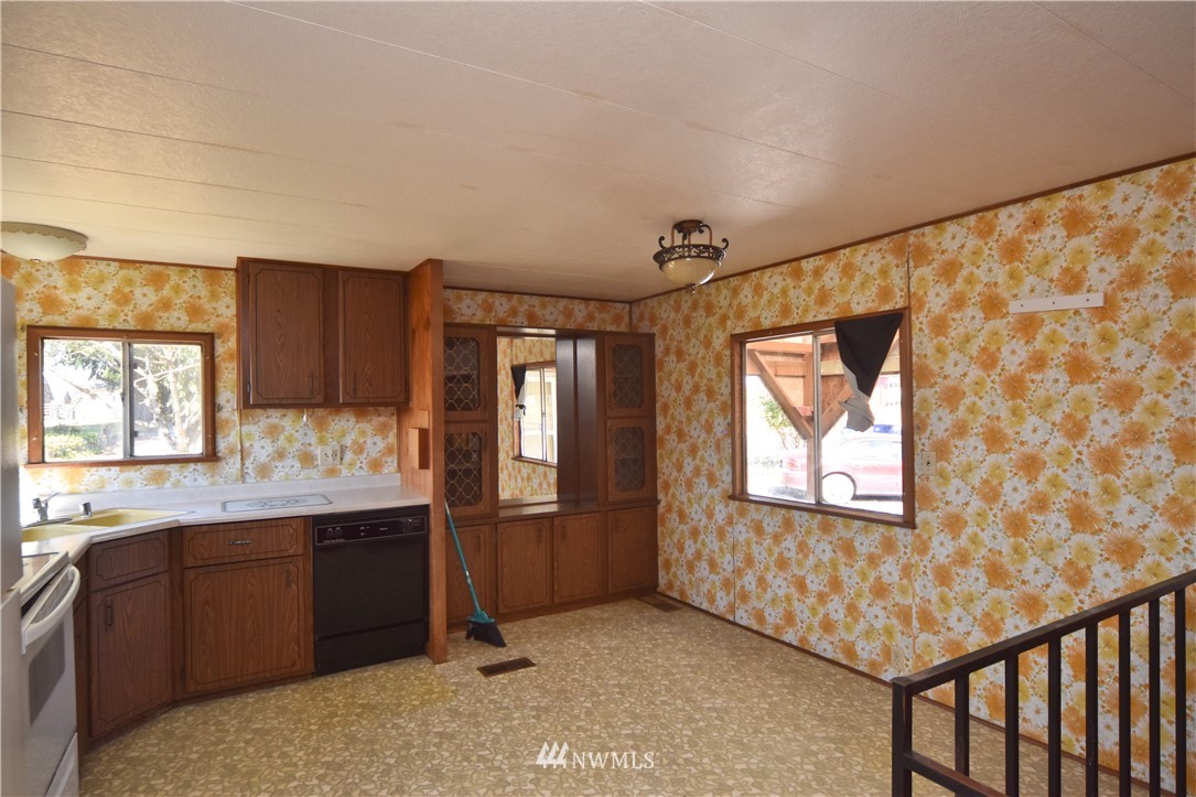1327 Bishop Road Chehalis, WA 98532 - Photo 8 of 19