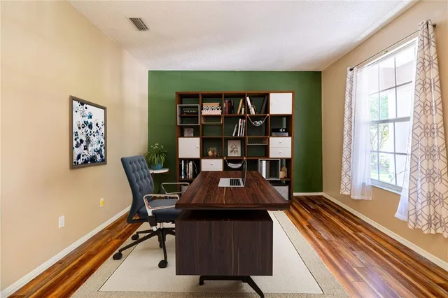 $410,000 | 504 Valencia Park Drive, Seffner, FL 33584