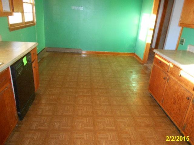 8002 Snake Creek Road Fancy Gap, VA 24328 - Photo 2 of 10 KITCHEN