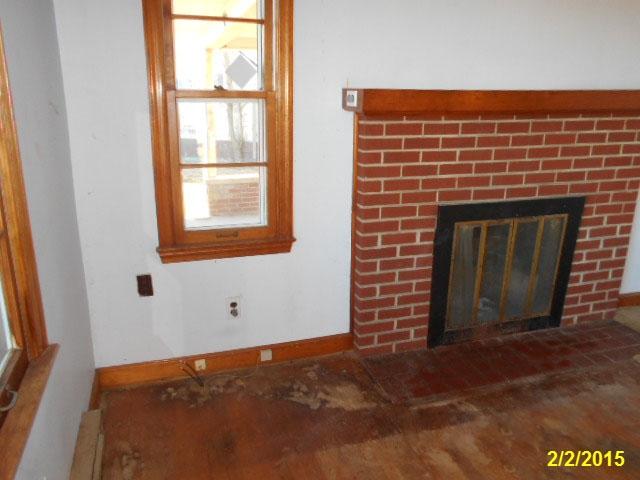 8002 Snake Creek Road Fancy Gap, VA 24328 - Photo 3 of 10 LIVING ROOM
