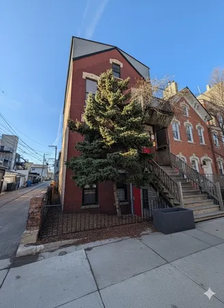 $3,148 | 916 North Noble Street, Unit 2F, Chicago, IL 60642