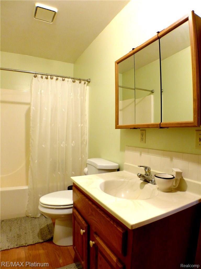 2900 West Schafer Road Howell, MI 48843 - Photo 21 of 35 2016-11-21 15.41