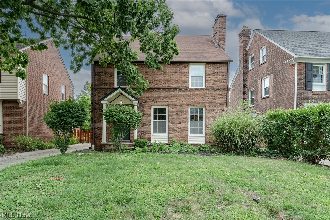 2399 Eardley Road Cleveland, OH 44118 - Photo 1 of 33 Gallery Image 1