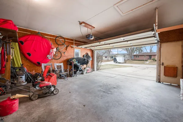 $189,900 | 704 Washington Avenue, Fairmont, MN 56031