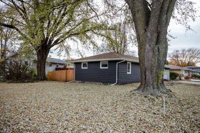 $194,900 | 704 Washington Avenue, Fairmont, MN 56031