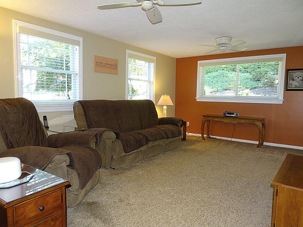252 Rutledge Drive Canonsburg, PA 15317 - Photo 3 of 25 Gallery Image 3