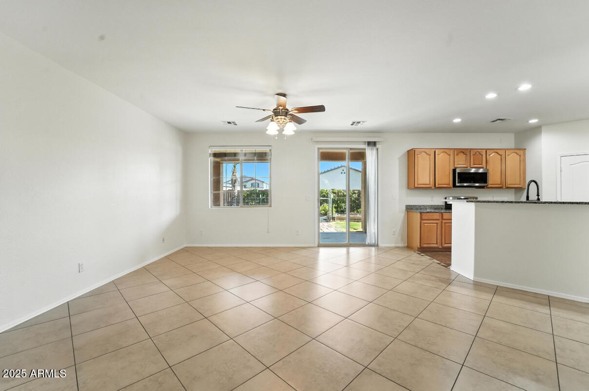 17379 West Bajada Road Surprise, AZ 85387 - Photo 14 of 66 17379 W. Bajada Rd-14