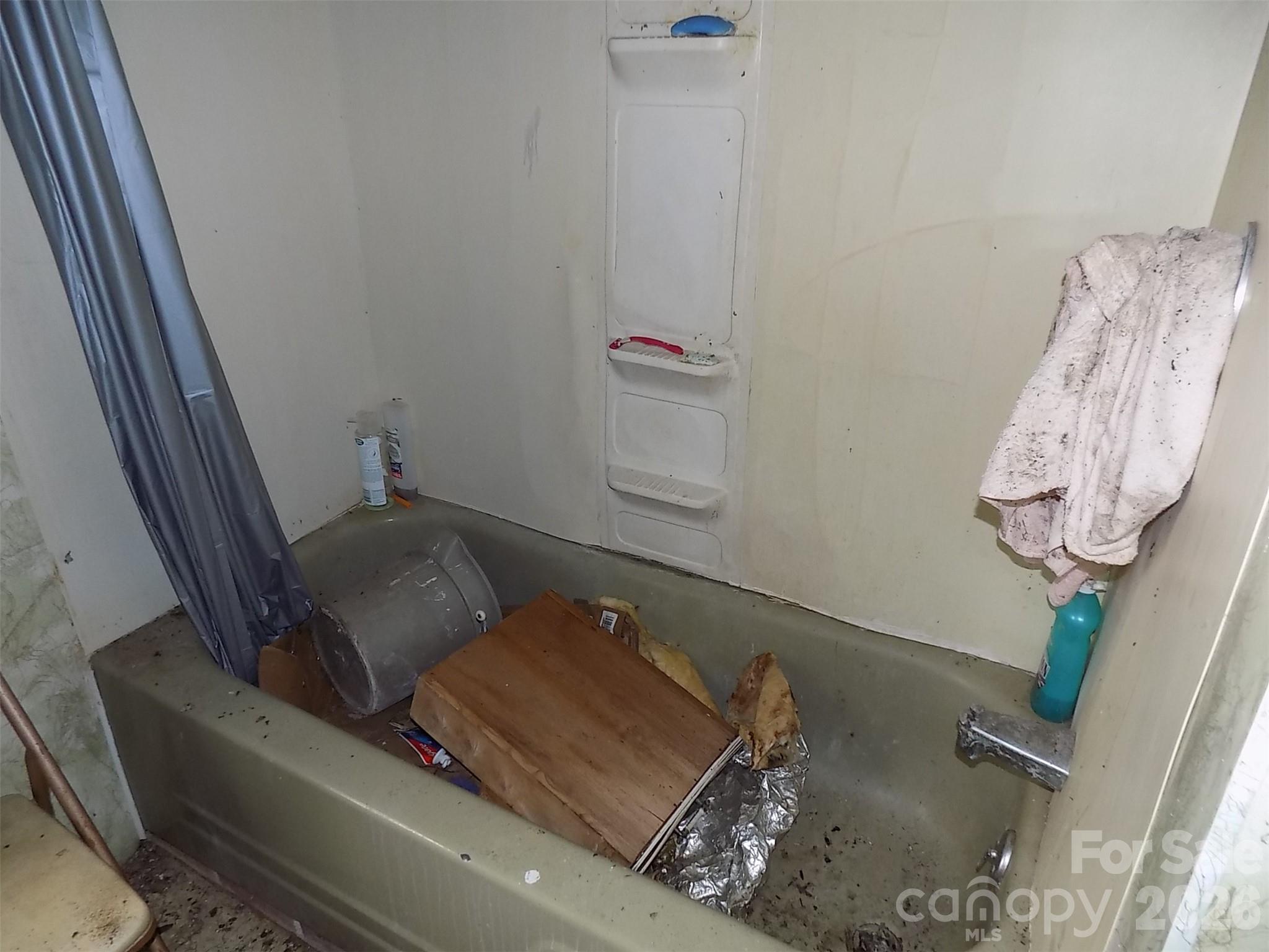 2605 Lowell Road Gastonia, NC 28054 - Photo 17 of 21 a living room with furniture