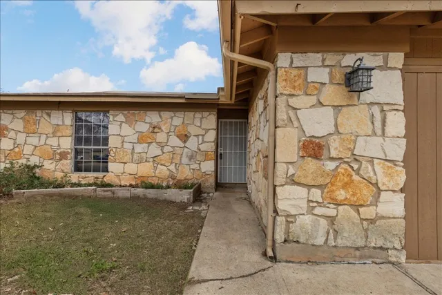 $302,000 | 509 Suzzane Road, Pflugerville, TX 78660