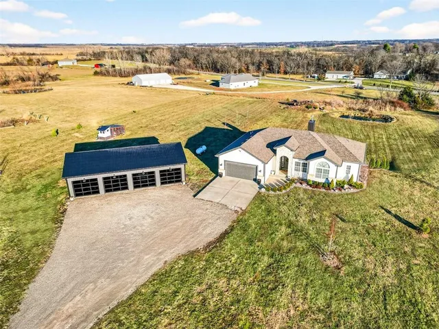 $669,000 | 5199 Southeast Fox Run Road, Lathrop, MO 64465