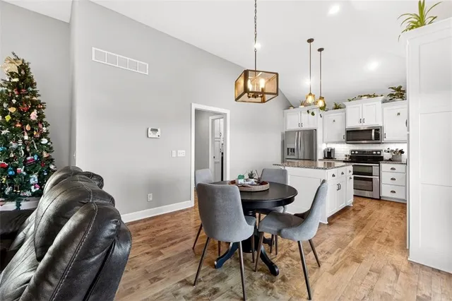 $669,000 | 5199 Southeast Fox Run Road, Lathrop, MO 64465