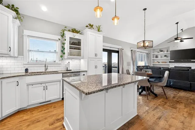 $669,000 | 5199 Southeast Fox Run Road, Lathrop, MO 64465