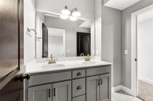 $669,000 | 5199 Southeast Fox Run Road, Lathrop, MO 64465