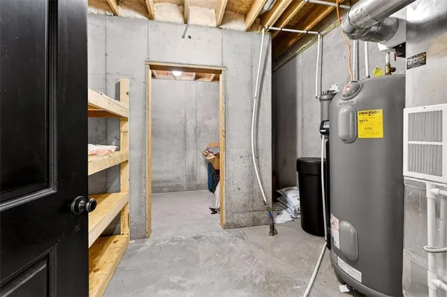 $669,000 | 5199 Southeast Fox Run Road, Lathrop, MO 64465