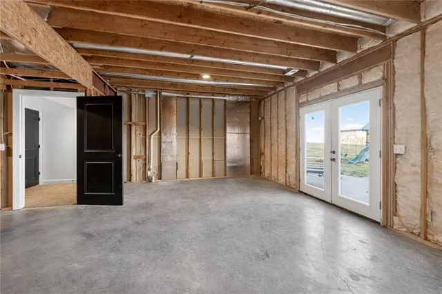 $669,000 | 5199 Southeast Fox Run Road, Lathrop, MO 64465