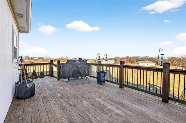 $669,000 | 5199 Southeast Fox Run Road, Lathrop, MO 64465