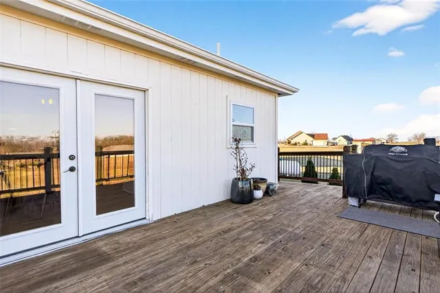 $669,000 | 5199 Southeast Fox Run Road, Lathrop, MO 64465